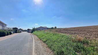 Продаємо земельні ділянки під будівництво у Хрушовані біля