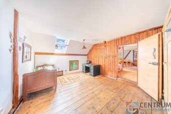 The offered property in the picturesque village of Obora