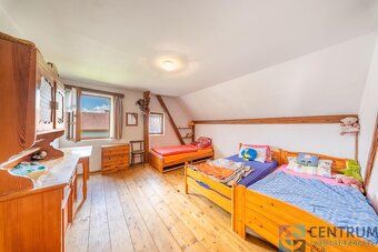 The offered property in the picturesque village of Obora