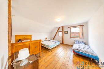 The offered property in the picturesque village of Obora