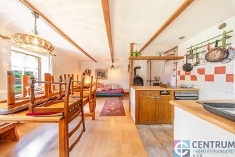 The offered property in the picturesque village of Obora