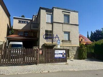 Шукаю будинок / маєток з ділянкою площею не менше 10 000 м²