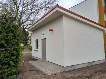 Zprostředkujeme pronájem zahrady se zahradním domkem a pergo