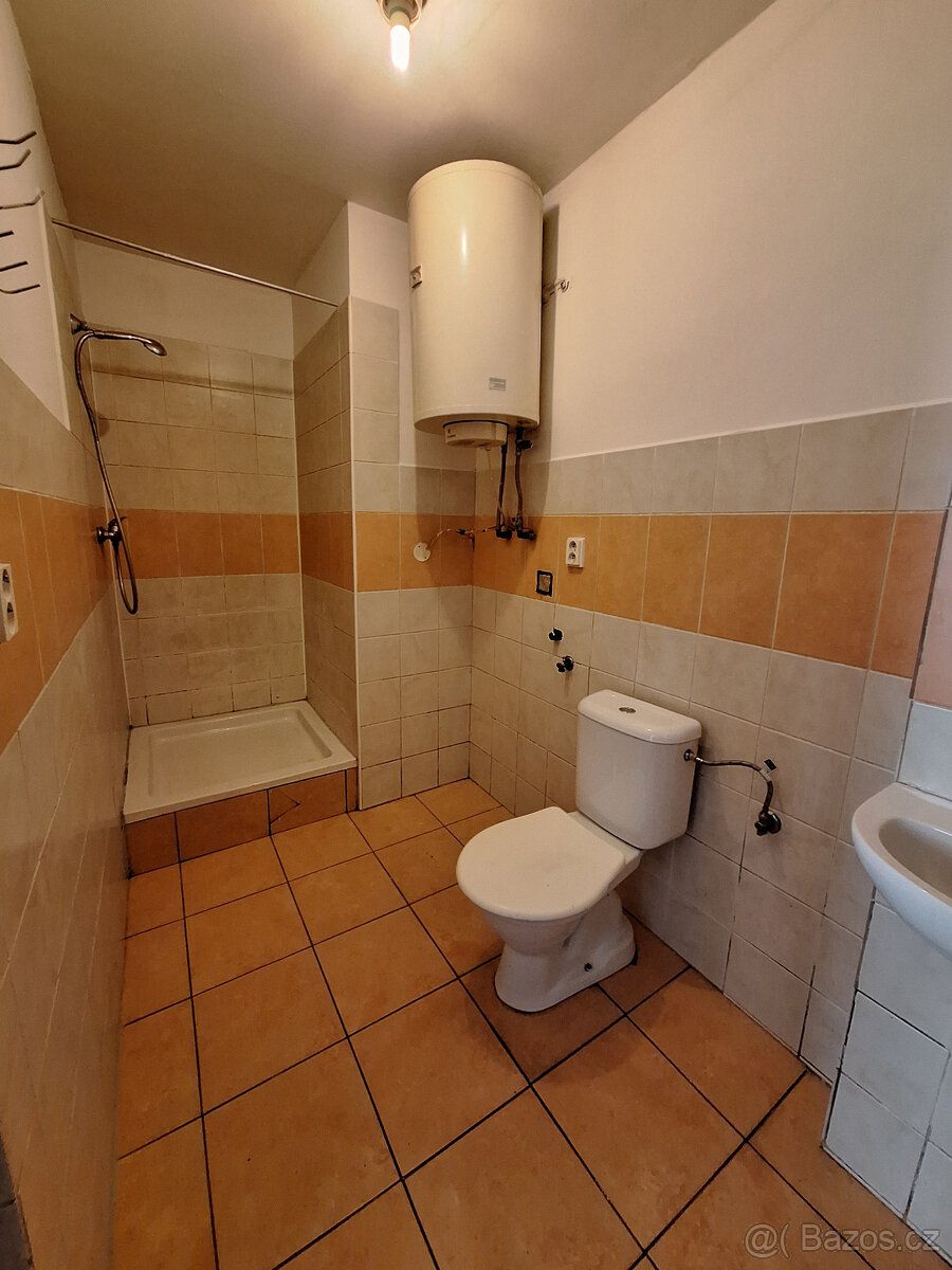 I am renting out accommodation for one person in Uničov