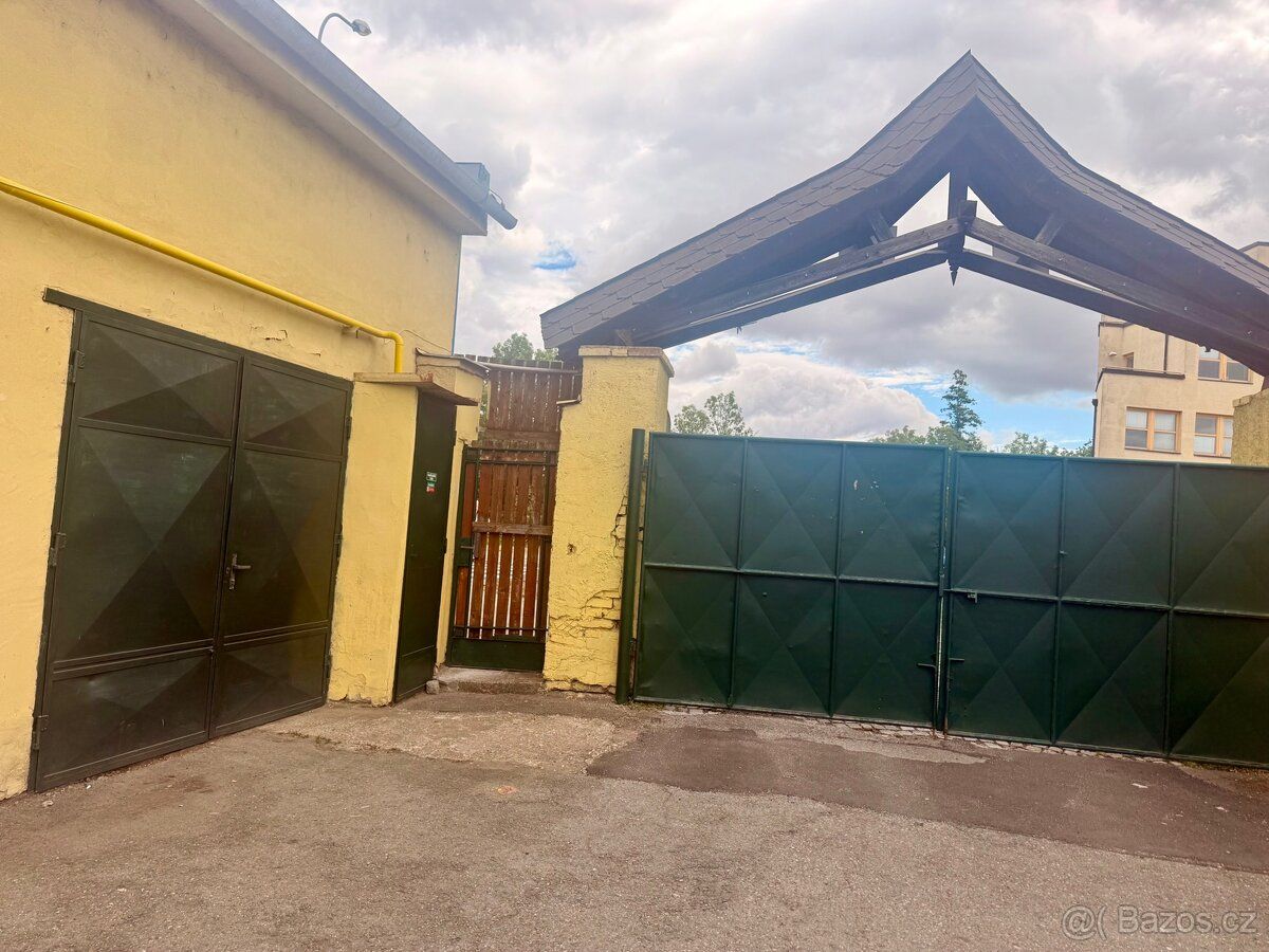 Rent storage space, possibly usable as a garage for larger