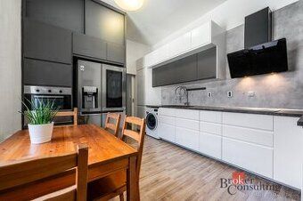 Wymienię państwowy ceglany apartament, 2+1, przy końcu