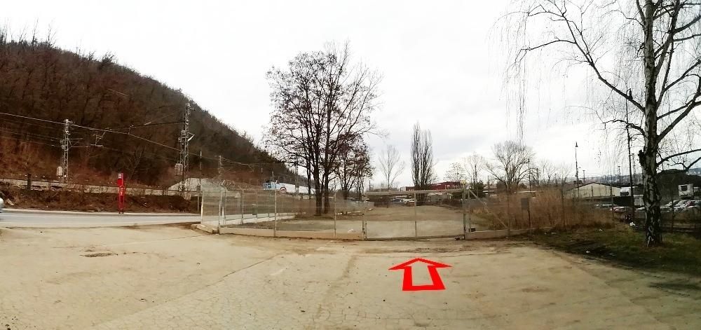 Oferujemy DO WYNAJĘCIA ogrodzoną, ogrodzoną działkę w PRAGI