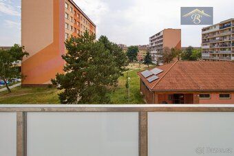 I am offering long-term rental of a spacious and bright 2+1
