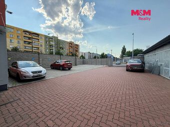 Nabízíme k pronájmu exkluzivní sklady se zázemím a s kancelá