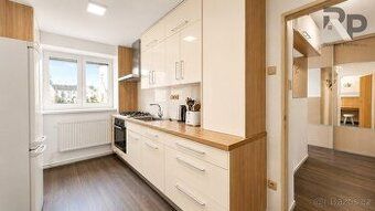 For sale apartment 3+1 (69 m²), 3rd floor, 2 cellars