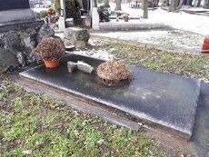 Sprzedam rodzinną kryptę grobową o powierzchni 12 m² (3 x 4