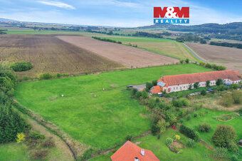 Nabízíme k prodeji pozemek o celkové výměře 1110 m2 v klidné