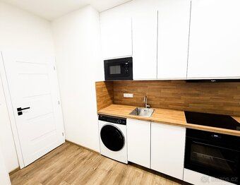Hledám pronájem menšího bytu v Praze do 15000 Kč v četne slu