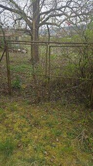 Ponuji na predaj investičný pozemok s rozlohou 1 155 m²