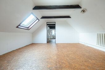 Oferujemy na sprzedaż starszy dom jednorodzinny o