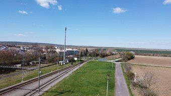 Ми пропонуємо на продаж комерційну земельну ділянку площею