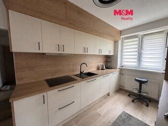 Nabízím pronájem bytu 3+1 se zasklenou lodžií, 61m2 v Rokyca
