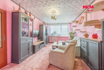 Prodej bytu 3kk o užitné ploše 65 m² v 8. patře panelového d