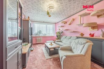 Prodej bytu 3kk o užitné ploše 65 m² v 8. patře panelového d