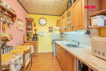 Prodej bytu 3kk o užitné ploše 65 m² v 8. patře panelového d