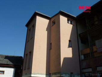 For sale is an apartment unit within house numbered 11