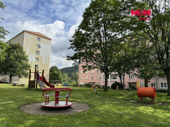We offer for sale a sunny, spacious apartment 3 + 1 with