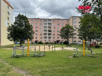 We offer for sale a sunny, spacious apartment 3 + 1 with