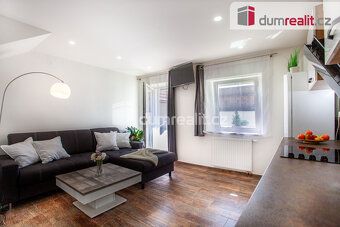 The price includes agency commission and legal service. For