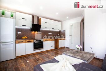 The price includes agency commission and legal service. For