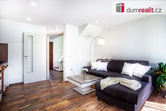 The price includes agency commission and legal service. For