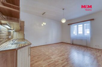 Nabízíme k prodeji světlý byt o dispozici 2+kk a výměře cca 