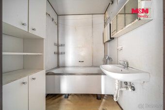 Nabízíme k prodeji prostorný byt 3+1 s lodžií o užitné ploše