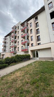 Я пропоную в оренду квартиру 1+кк у житловому будинку з