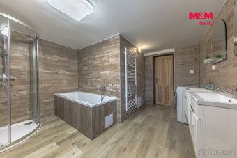 Výhradne ponúkame na predaj penzióñ s apartmami o