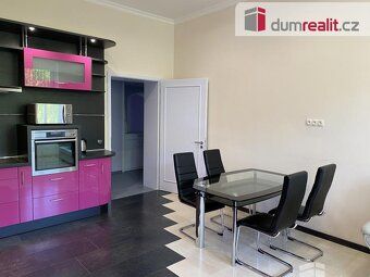 Information at the real estate agency, selling a luxury