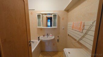 Sprzedam dwupoziomowy apartament 4+kk w prywatnej własności