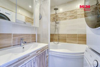 For sale very spacious apartment 4+1 with usable area 79