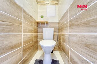 For sale very spacious apartment 4+1 with usable area 79