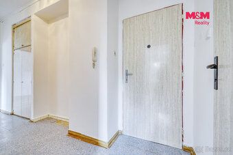 I offer for sale an apartment 2+1 with loggia covering