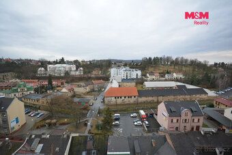 Oferujemy na sprzedaż oryginalne mieszkanie w bezpośrednim