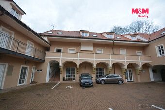 Oferujemy na sprzedaż oryginalne mieszkanie w bezpośrednim