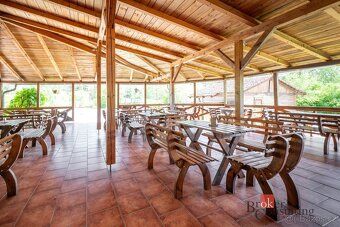 Established guesthouse with restaurant, apartment and