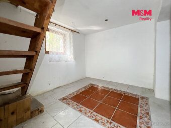 Oferujemy na sprzedaż uroczą chatę w spokojnej miejscowości