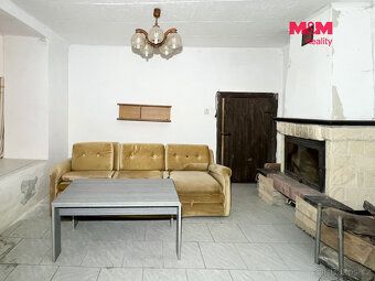 Oferujemy na sprzedaż uroczą chatę w spokojnej miejscowości