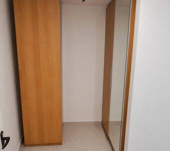 Convenient layout, balcony and more storage space in