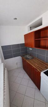 Convenient layout, balcony and more storage space in