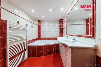 We offer for sale a spacious family house in a quiet part