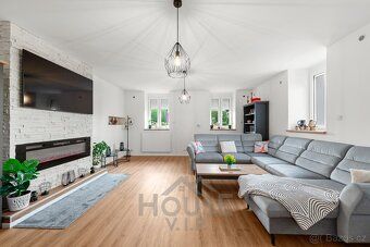 Ref. No. 01310 In exclusive representation by the owner we
