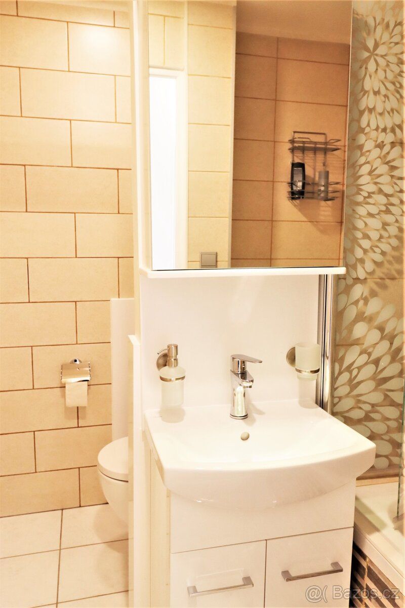 Ref. No. 40139 Are you looking for modern accommodation
