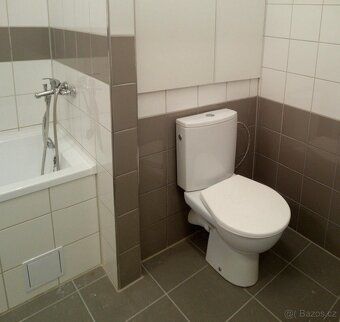 Піднайм новоремонтованої квартири 1+к, 27 м2, засклений